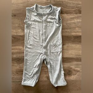 Kyte Baby Sleeveless Gray Button-Up Jumper
